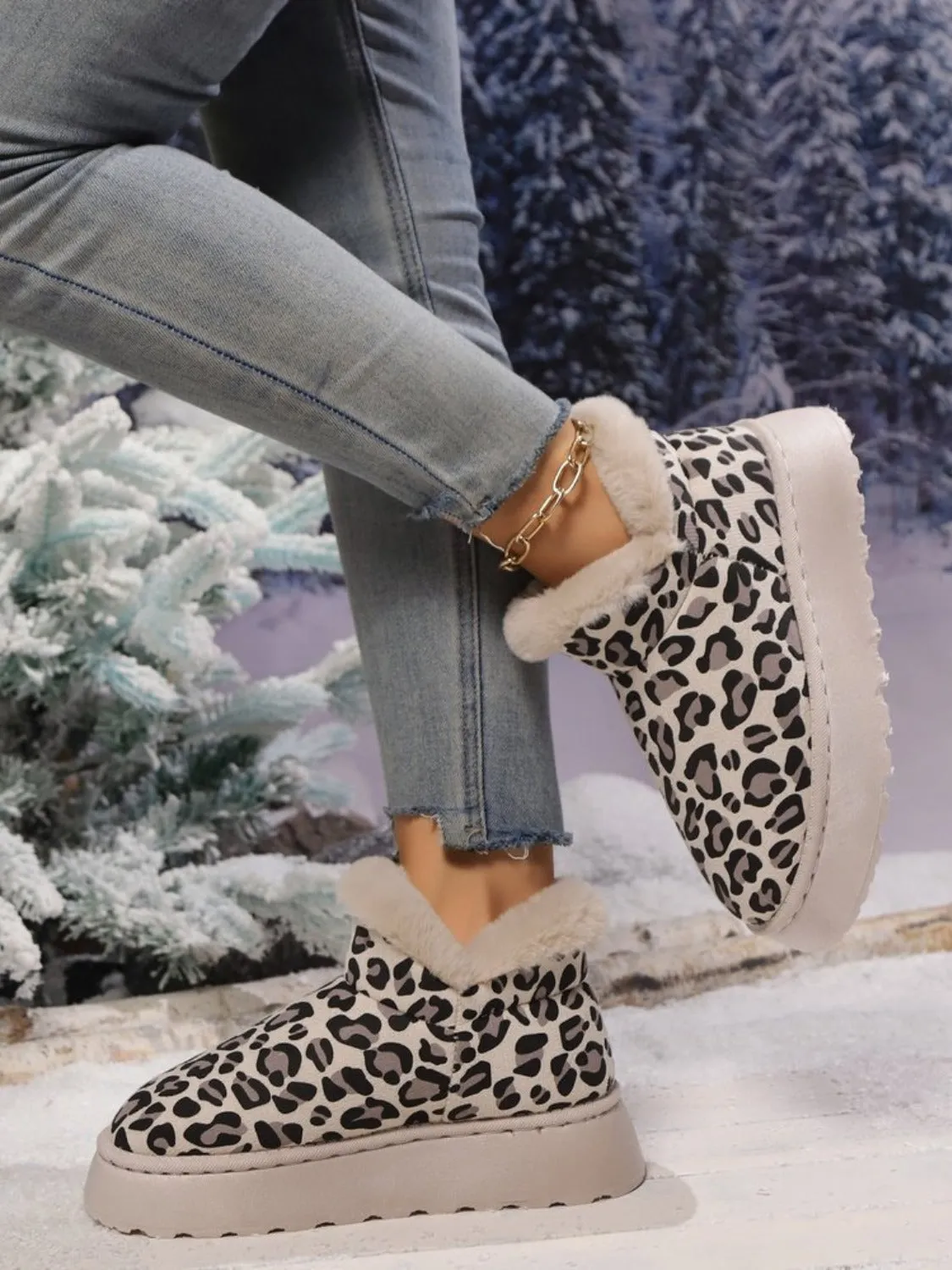 Thermal Leopard Print Boots with Round Toe