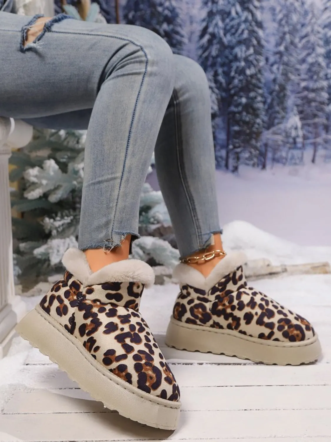 Thermal Leopard Print Boots with Round Toe
