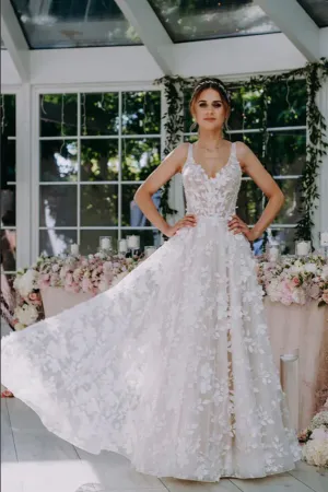 Tulle A Line V Neck Lace Wedding Dresses With 3D Flowers, Bridal Gown APW0418
