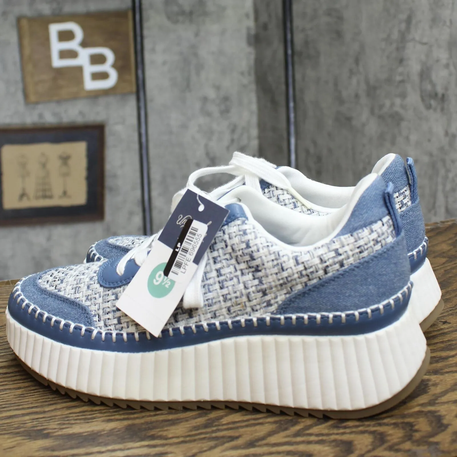 Universal Thread Persephone Sneakers with Memory Foam Insole Blue Denim 9.5M