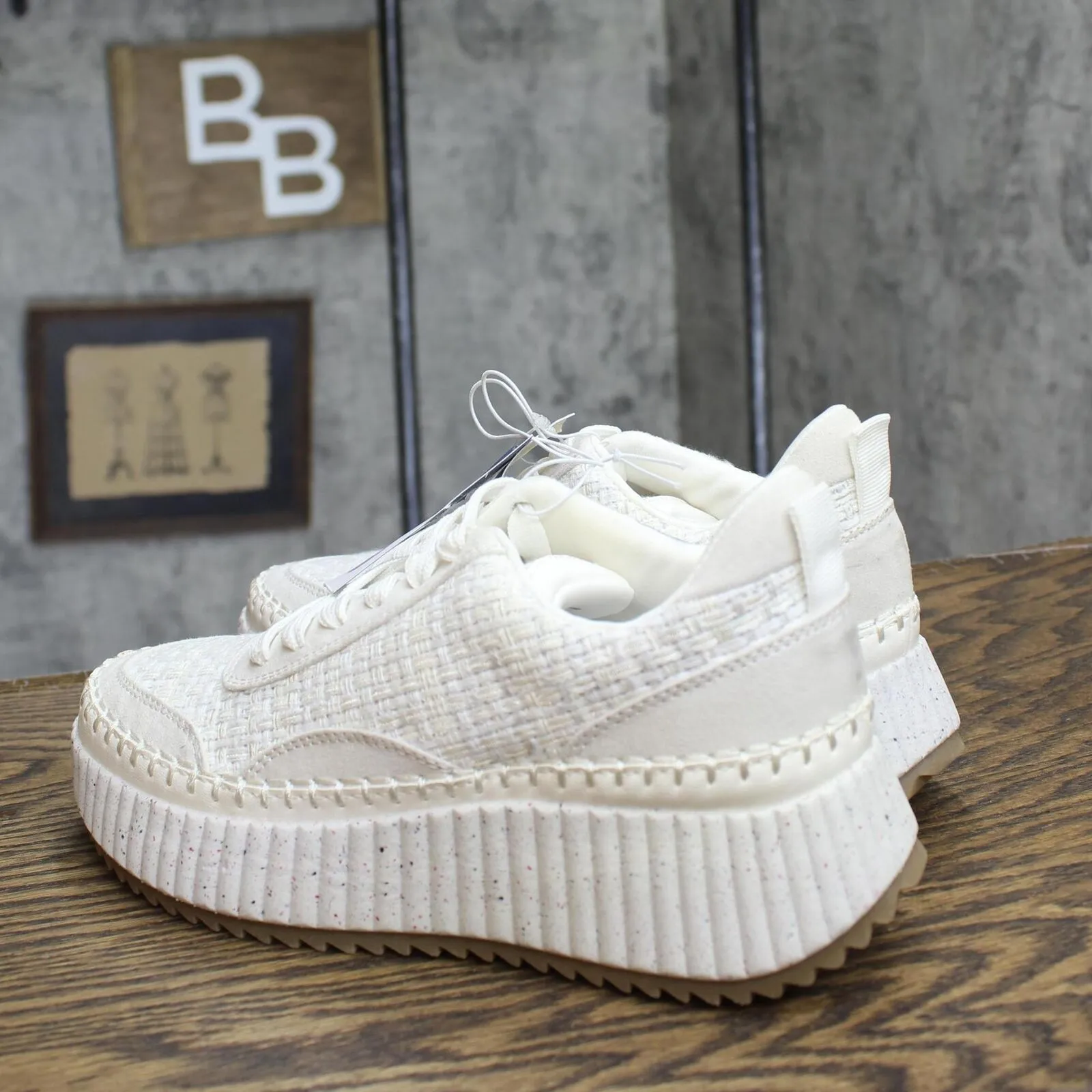 Universal Thread Womens Persephone Sneakers with Memory Foam Insole White 6.5M