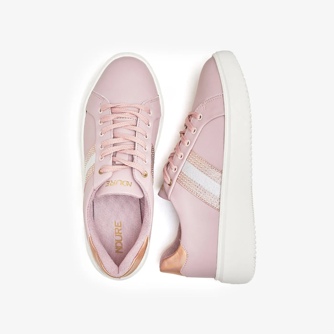 Women's Relaxed Fit Kicks
