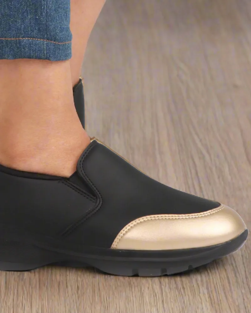 Women's Sneakers - 2076